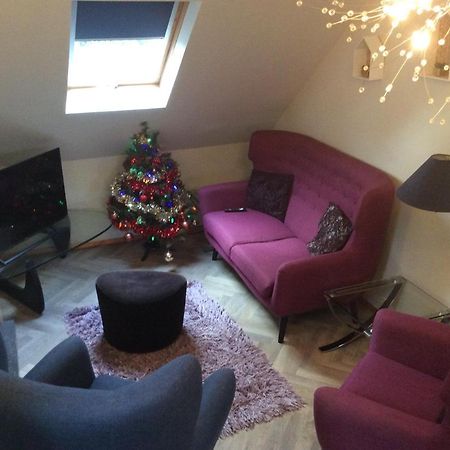2 Bedroom Furnished Apartment In A Rural Position Stone  Kültér fotó