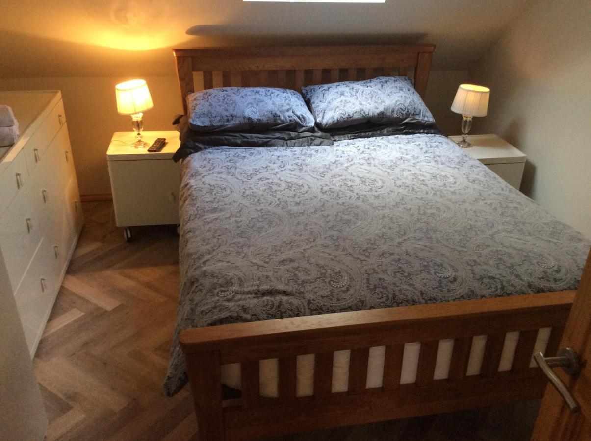 2 Bedroom Furnished Apartment In A Rural Position Stone  Kültér fotó