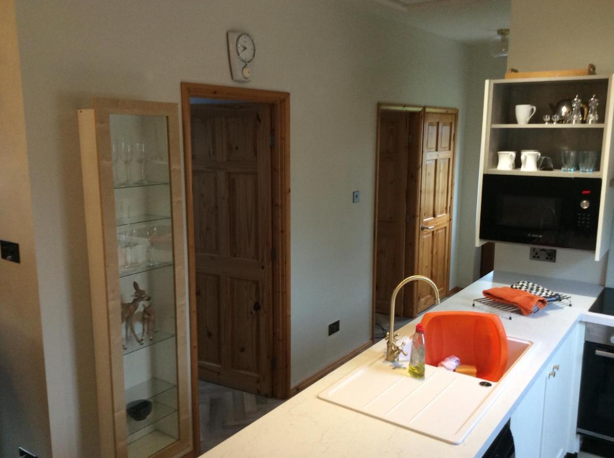 2 Bedroom Furnished Apartment In A Rural Position Stone  Kültér fotó